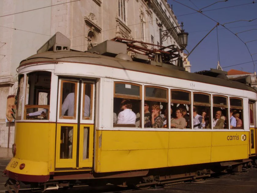 tram-in-lissabon