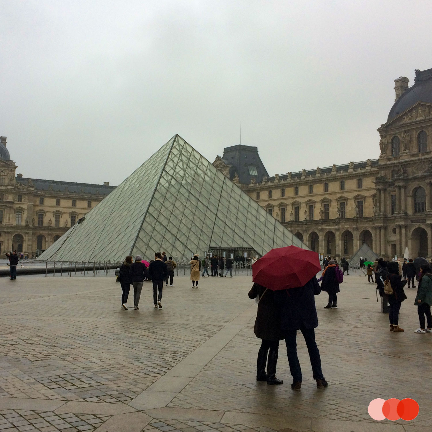 Glazen piramide Louvre, Parijs