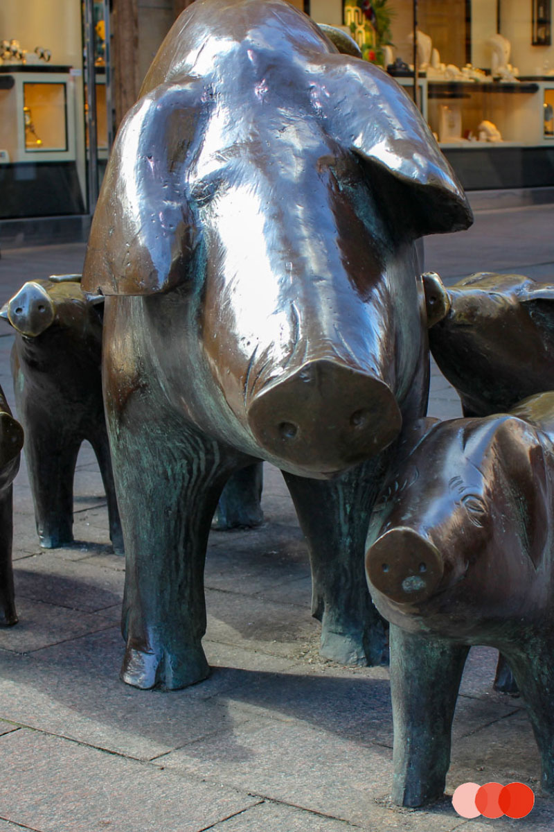 Herdentor mit Schweineskulpturen, Bremen