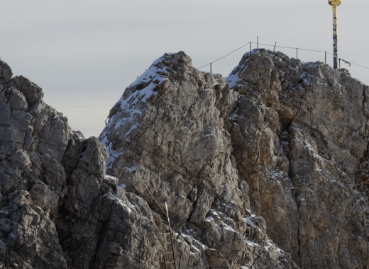 Goldenes Gipfelkreuz auf der Zugspitze