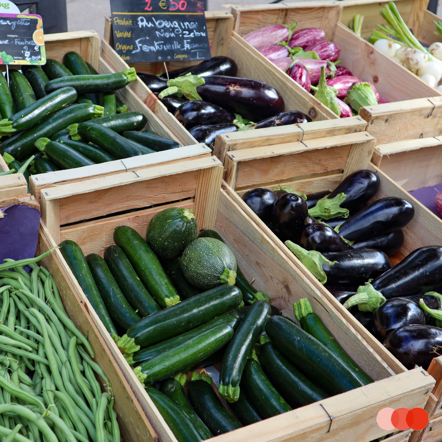 Zucchini und Auberginen auf einem südfranzösischen Markt