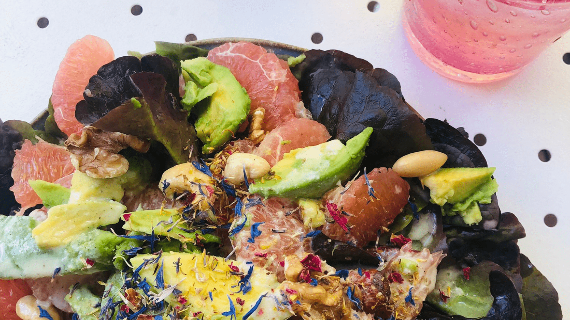 Salade Soleil – ein typisch französischer Salat, der nach Sommer & Sonne schmeckt