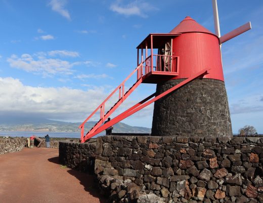 Windmühle auf Pico Azoren, sonnige Reiseziele im März