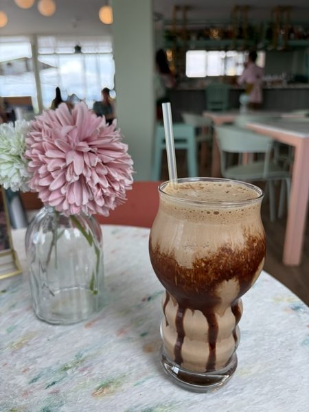 Bocas Paradise Hotel, im Café
